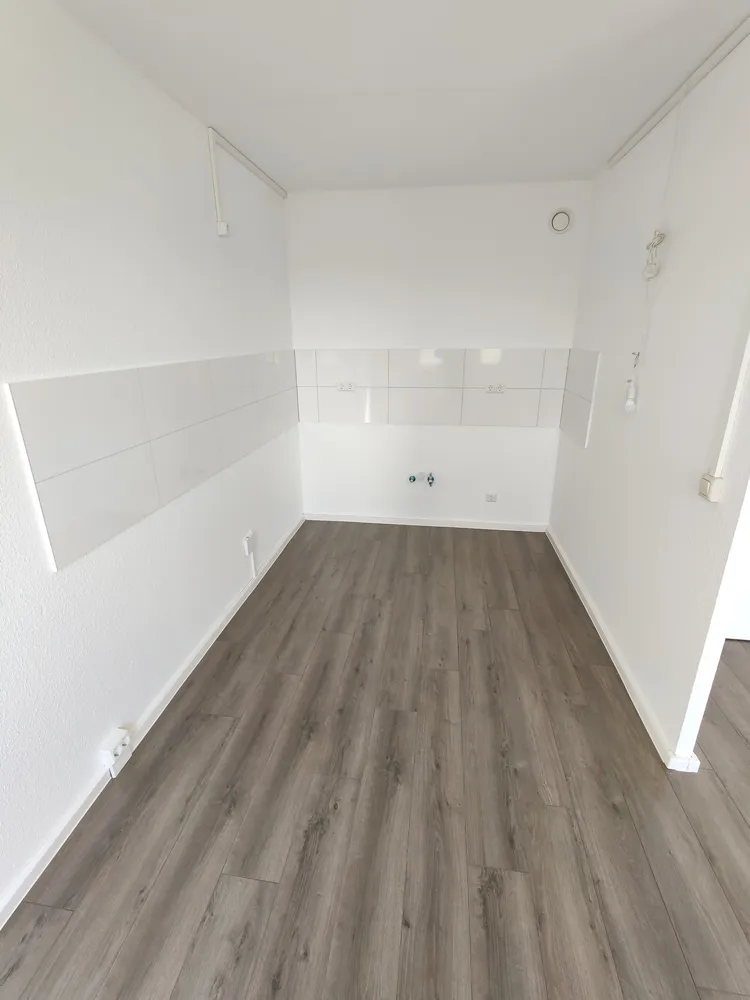 6 Zimmer Wohnung mit 111 m² in Halle (Saale) – Bild 3