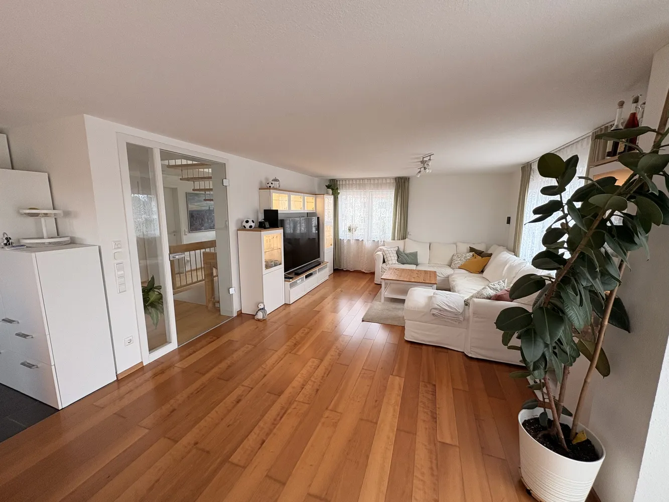 5 Zimmer Wohnung mit 175 m² in Reutlingen – Bild 2
