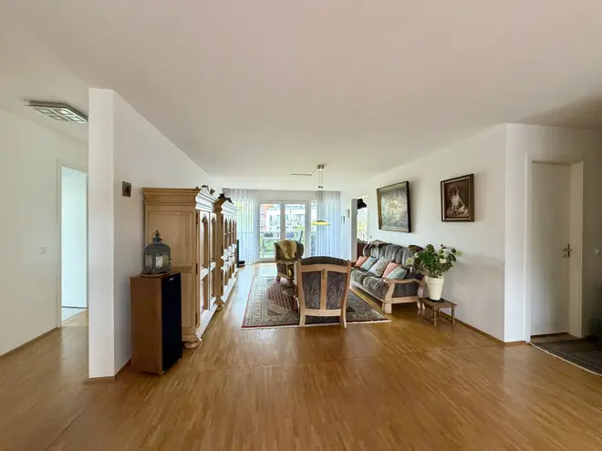 4 Zimmer Wohnung mit 129 m² in Düsseldorf – Bild 3
