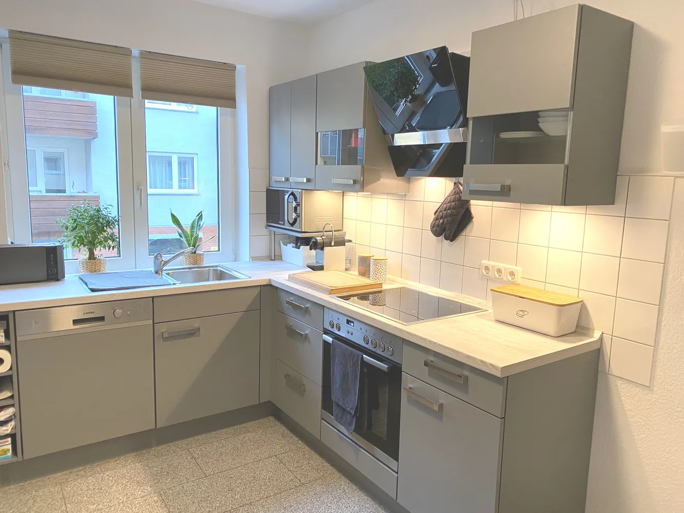 2 room apartment with 57 m² in Cologne – Photo 1