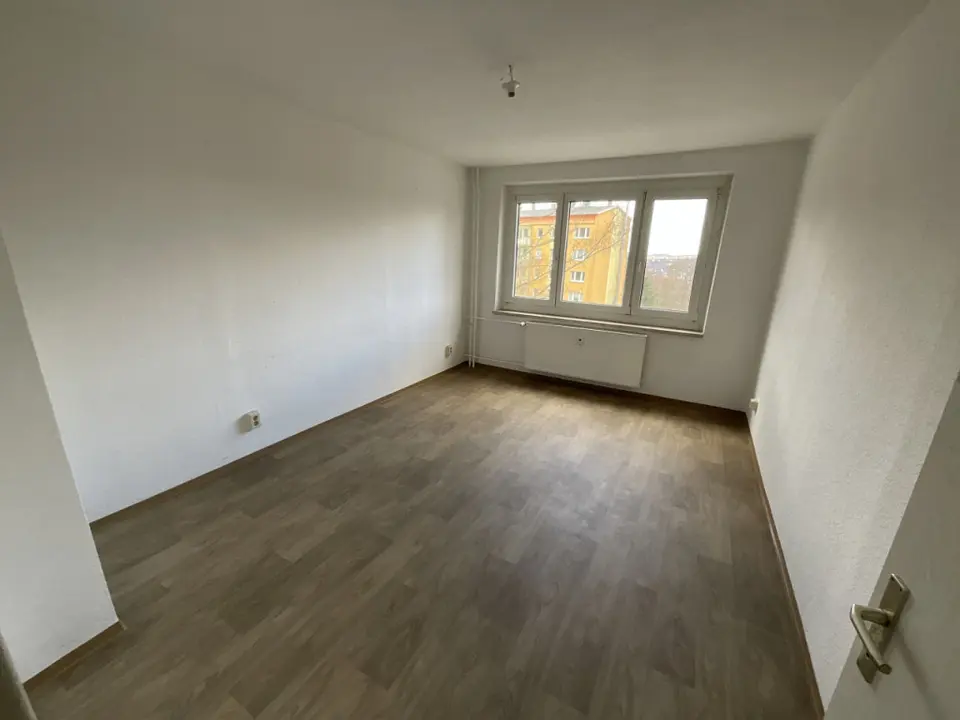 4 Zimmer Wohnung mit 75 m² in Suhl – Bild 1