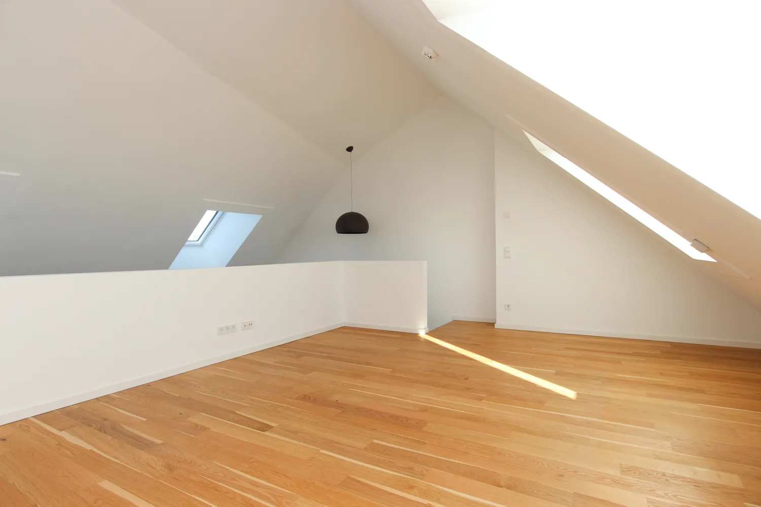 4 Zimmer Wohnung mit 106 m² in München – Bild 1