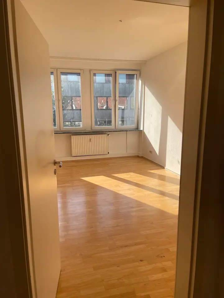 5 Zimmer Wohnung mit 155 m² in Hannover – Bild 3