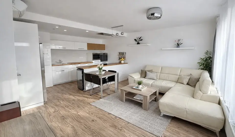 4 Zimmer Wohnung mit 103 m² in München – Bild 1