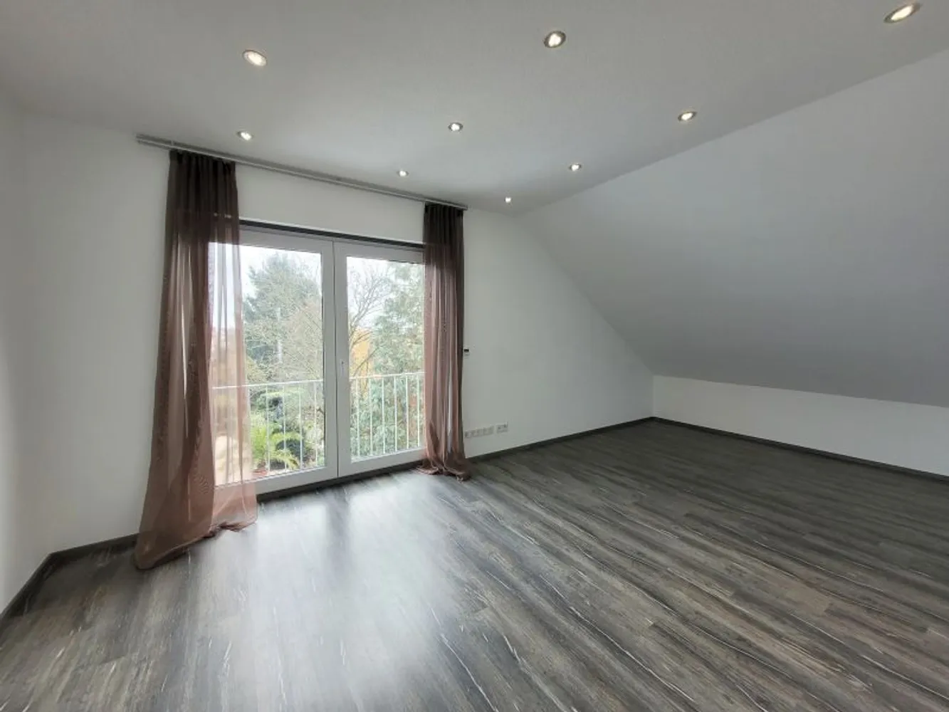5 room house with 200 m² in Wiesbaden – Photo 8