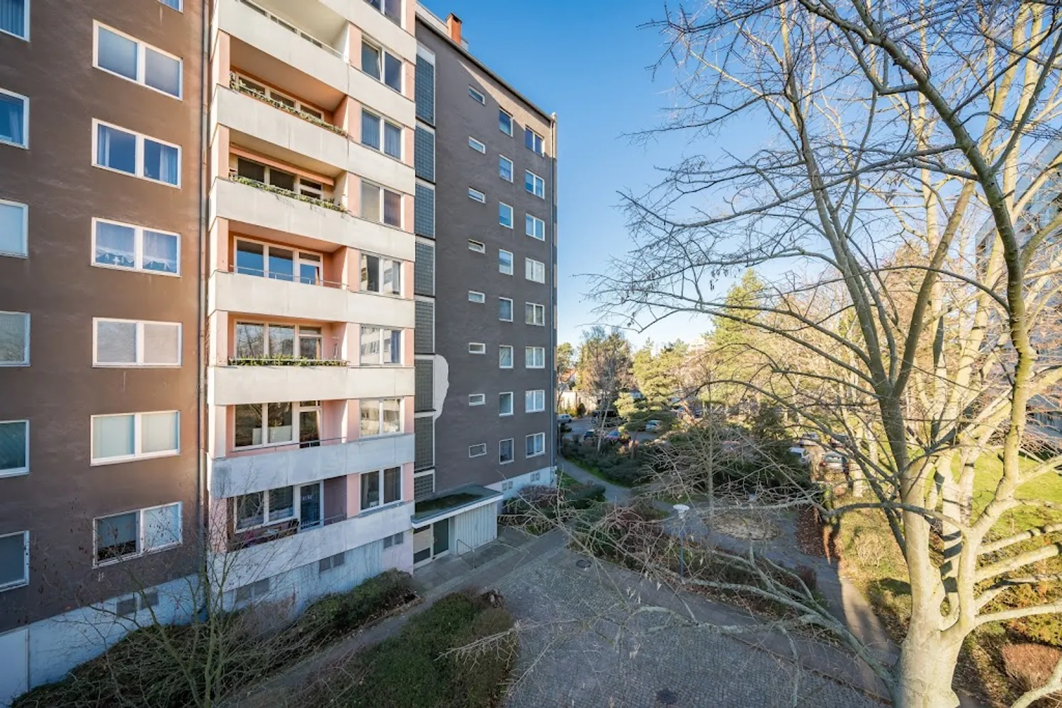 2 room apartment with 70 m² in Berlin – Photo 1