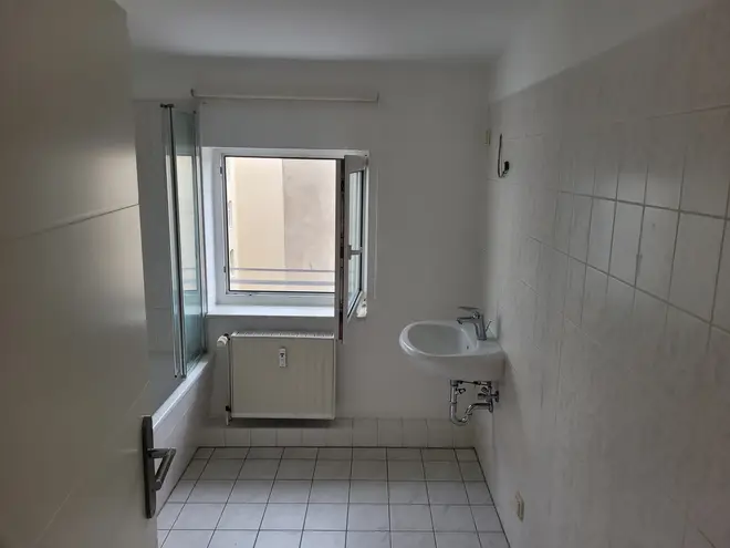 2 Zimmer Wohnung mit 38 m² in Halle (Saale) – Bild 3