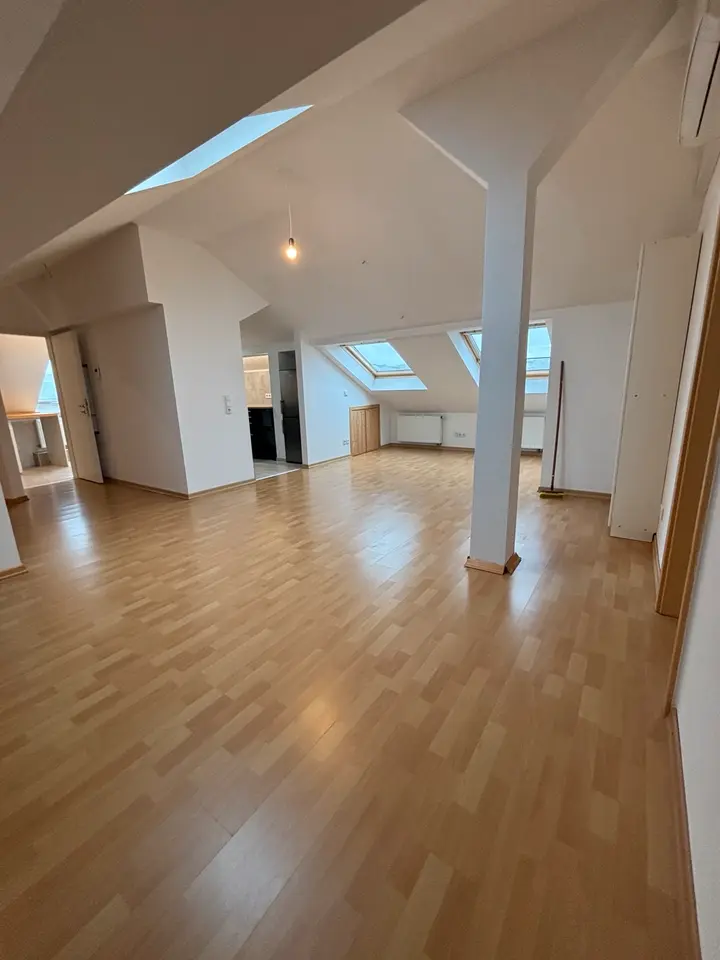4 Zimmer Wohnung mit 111 m² in Wuppertal – Bild 1