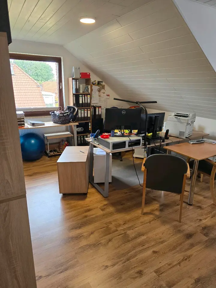 6 Zimmer Wohnung mit 210 m² in Detmold – Bild 4