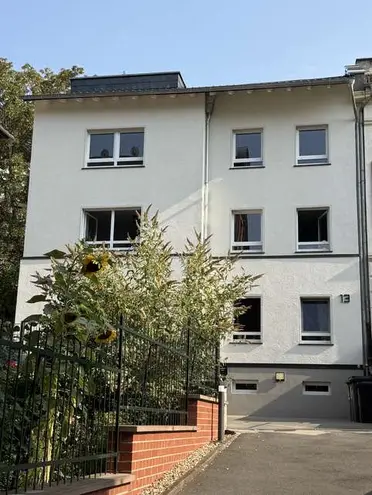3 Zimmer Wohnung mit 88 m² in Wiesbaden – Bild 2