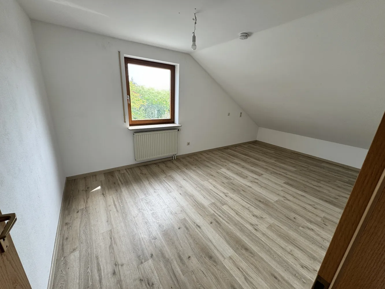 4 Zimmer Wohnung mit 95 m² in Nürtingen – Bild 1