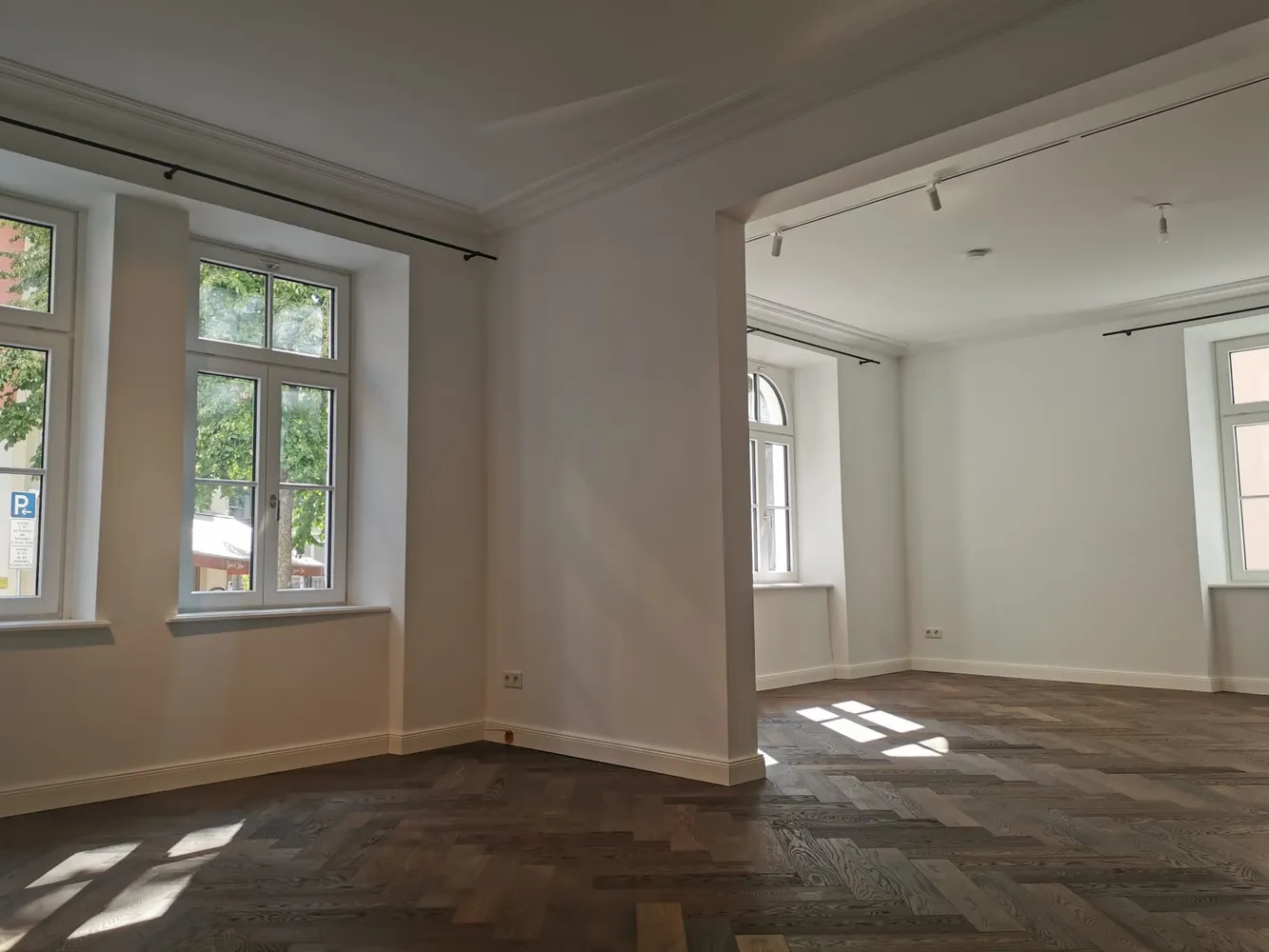 5 Zimmer Wohnung mit 142 m² in München – Bild 2