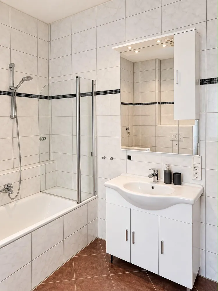2 room apartment with 63 m² in Wiesbaden – Photo 10