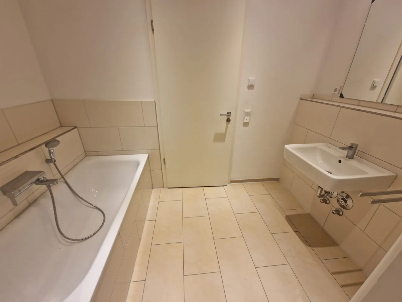 2 Zimmer Wohnung mit 79 m² in Hamburg – Bild 5