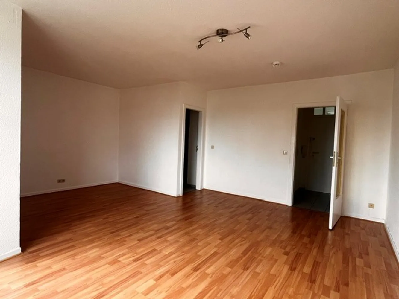 1 Zimmer Wohnung mit 38 m² in Hannover – Bild 6