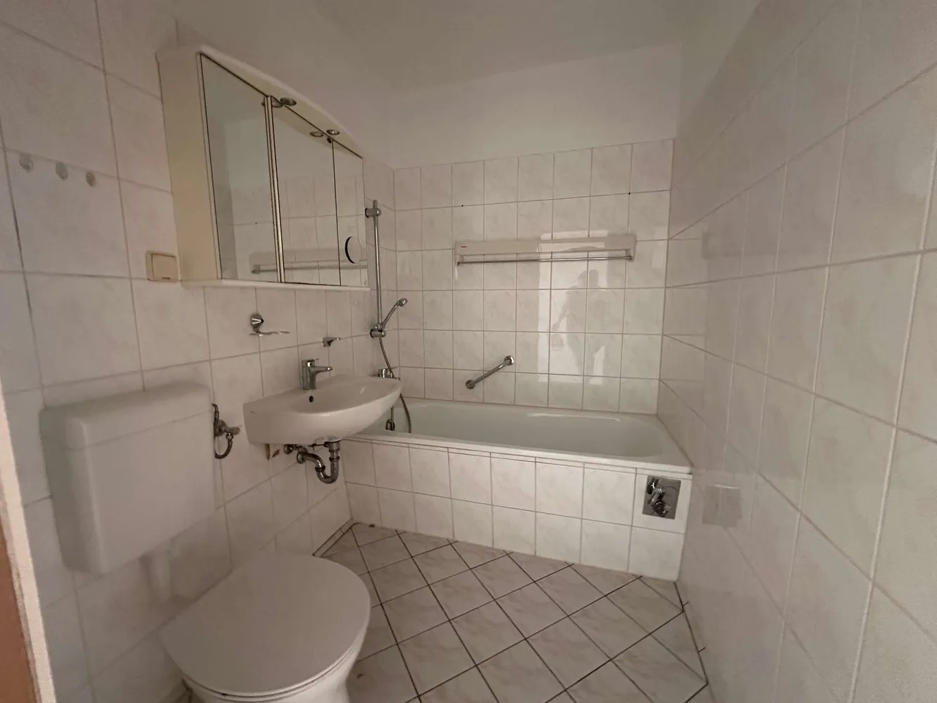 3 Zimmer Wohnung mit 57 m² in Halle (Saale) – Bild 2