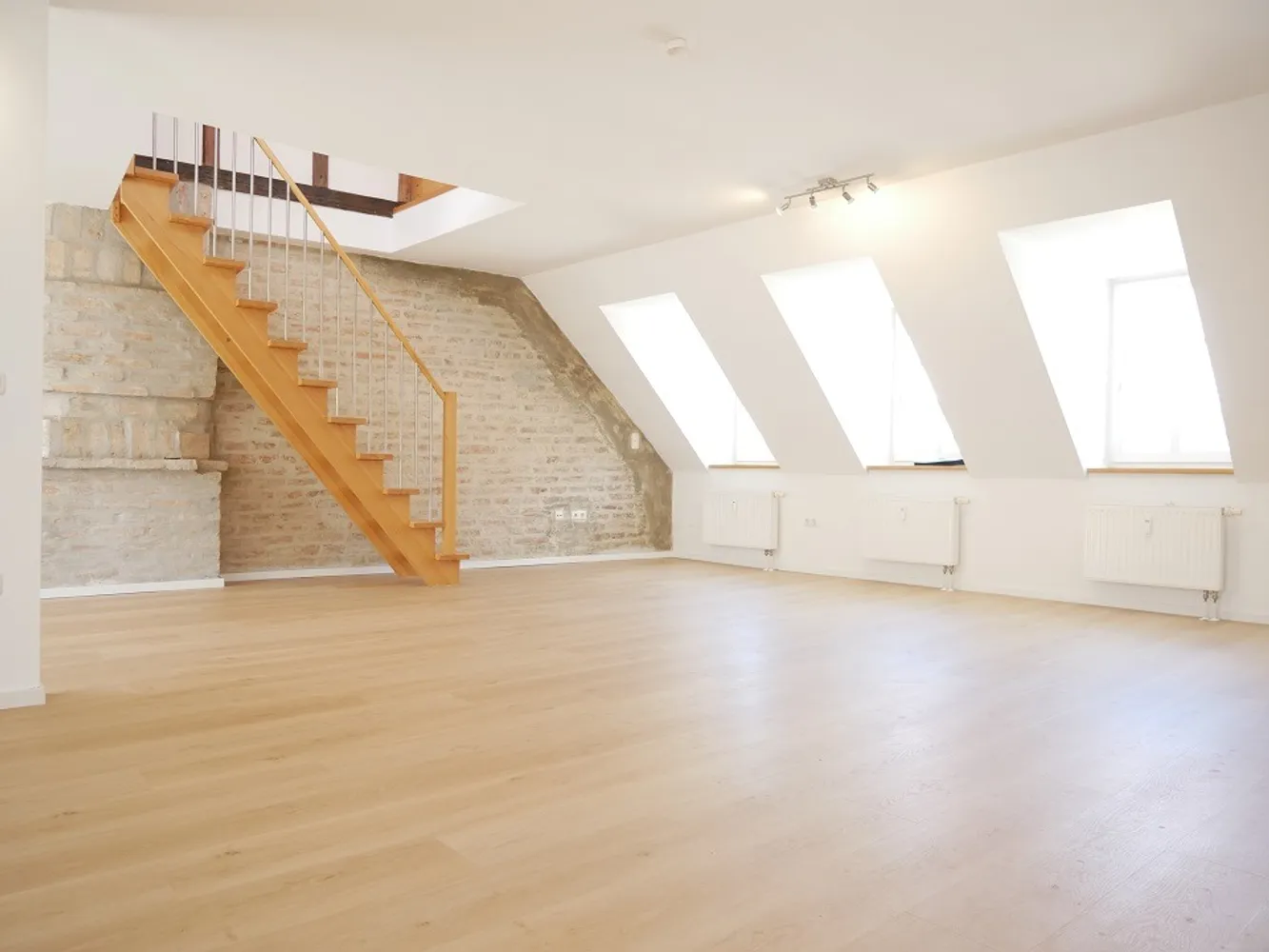 2 room apartment with 116 m² in Augsburg – Photo 2