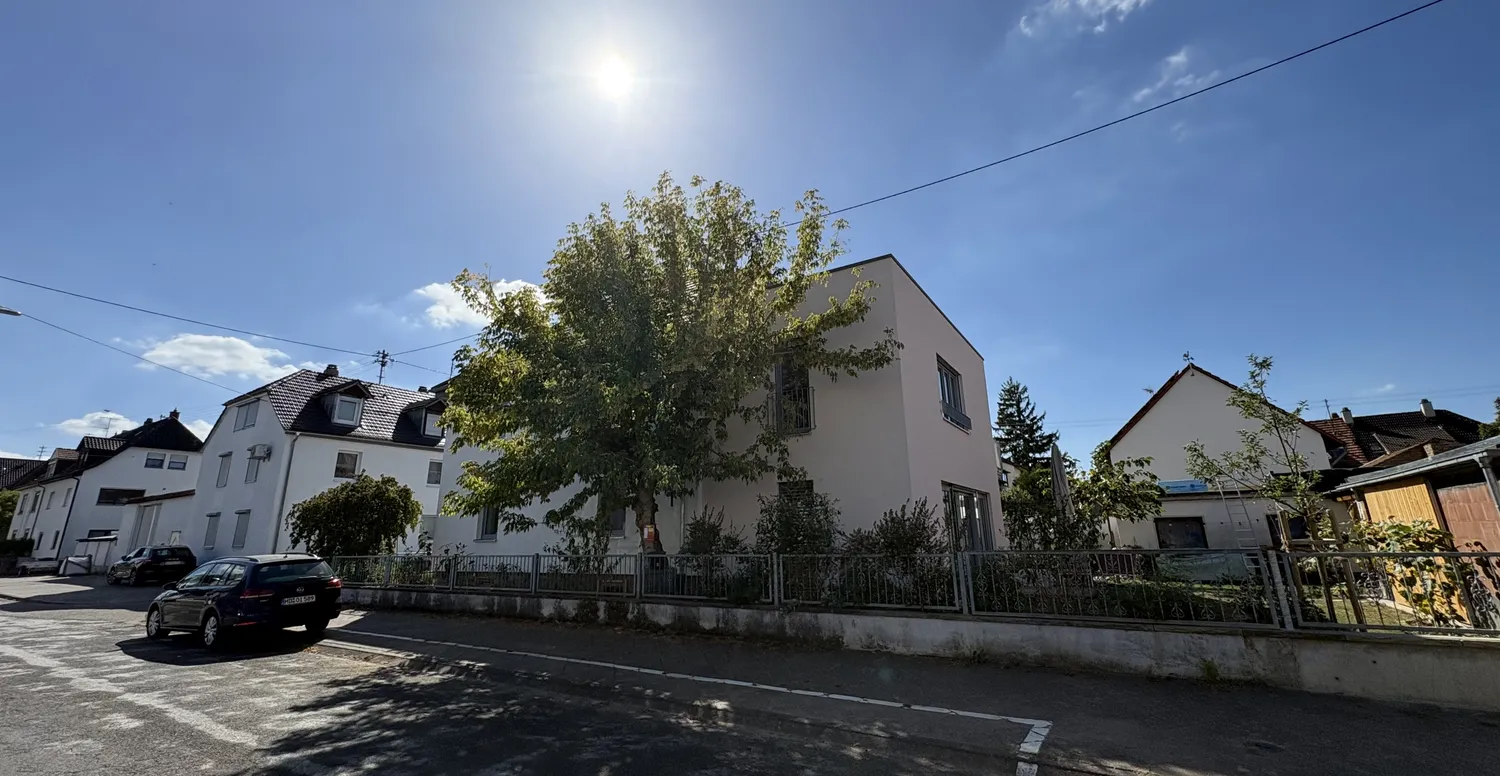 4 Zimmer Wohnung mit 112 m² in Karlsruhe – Bild 2