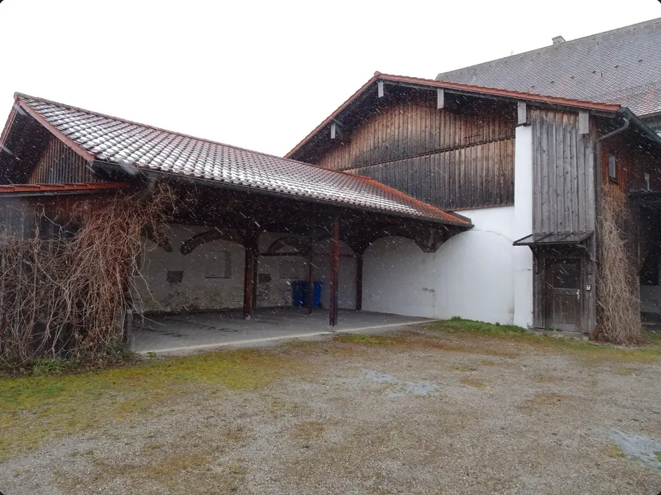 8 Zimmer Haus mit 300 m² in Deggendorf – Bild 2