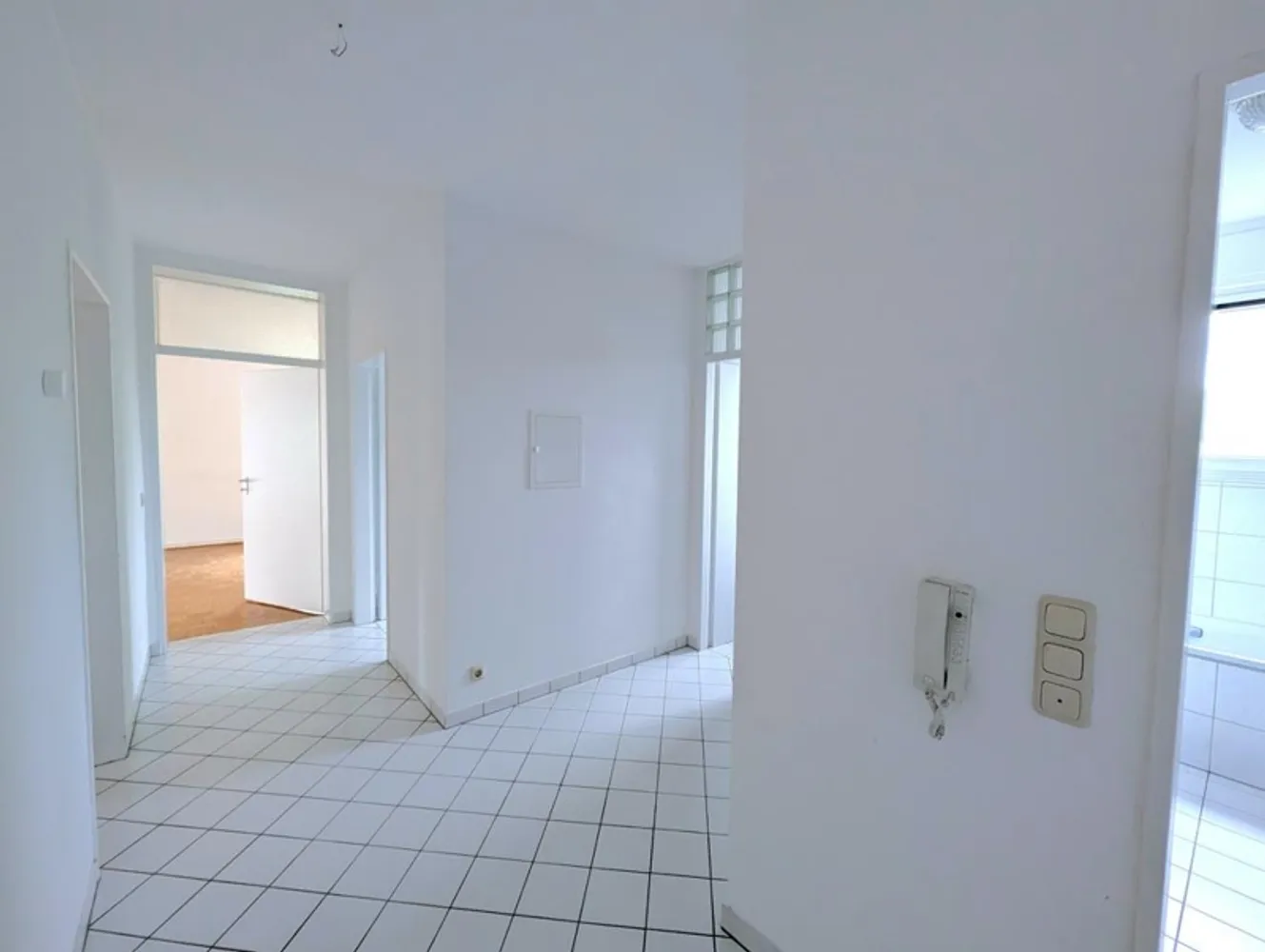 3 Zimmer Wohnung mit 98 m² in Wiesbaden – Bild 10