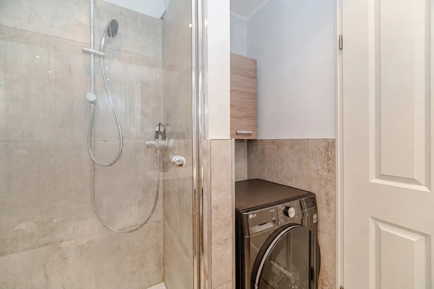 2 Zimmer Wohnung mit 75 m² in München – Bild 2