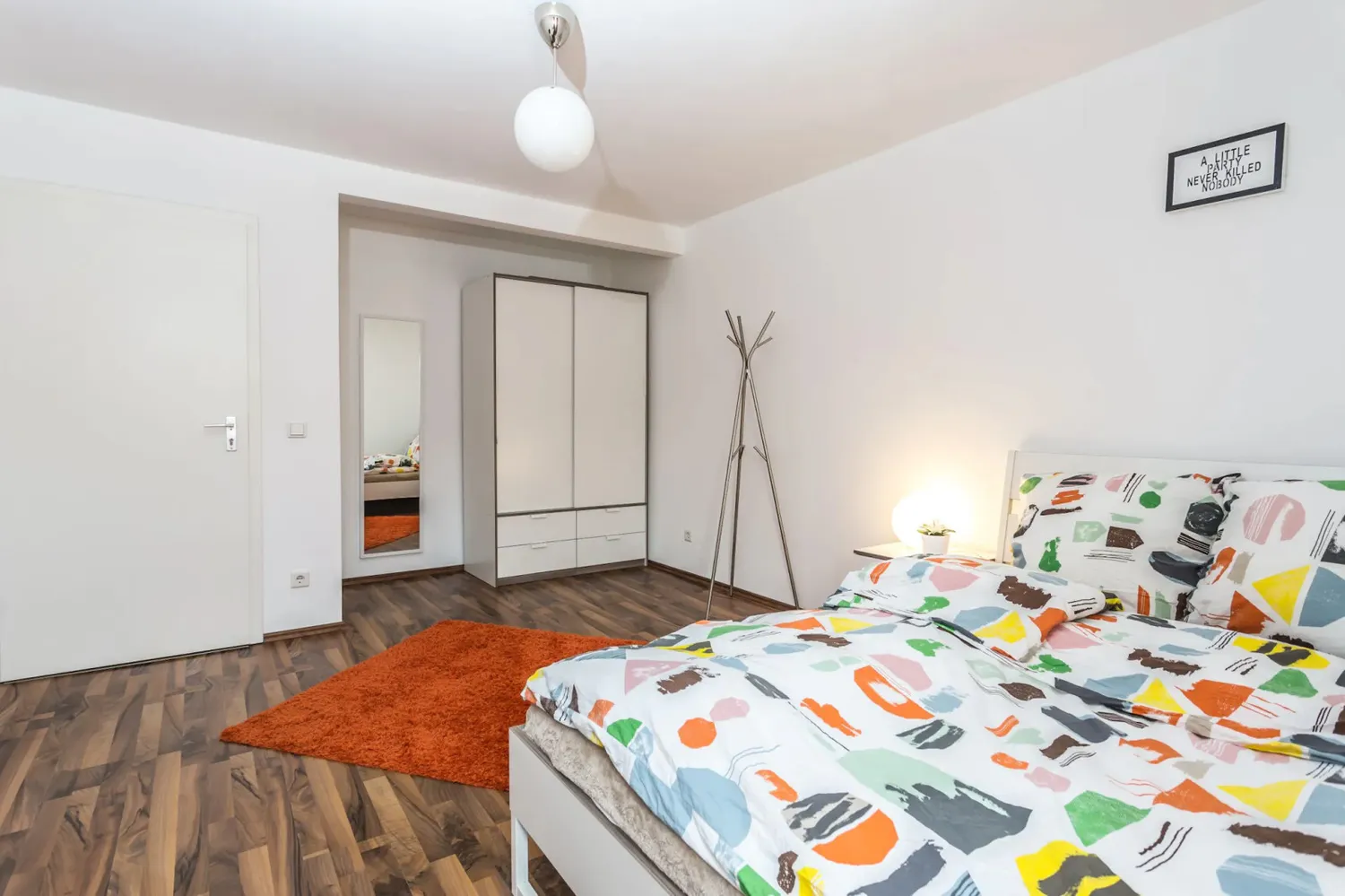 Shared room with 16 m² in Frankfurt am Main – Photo 1