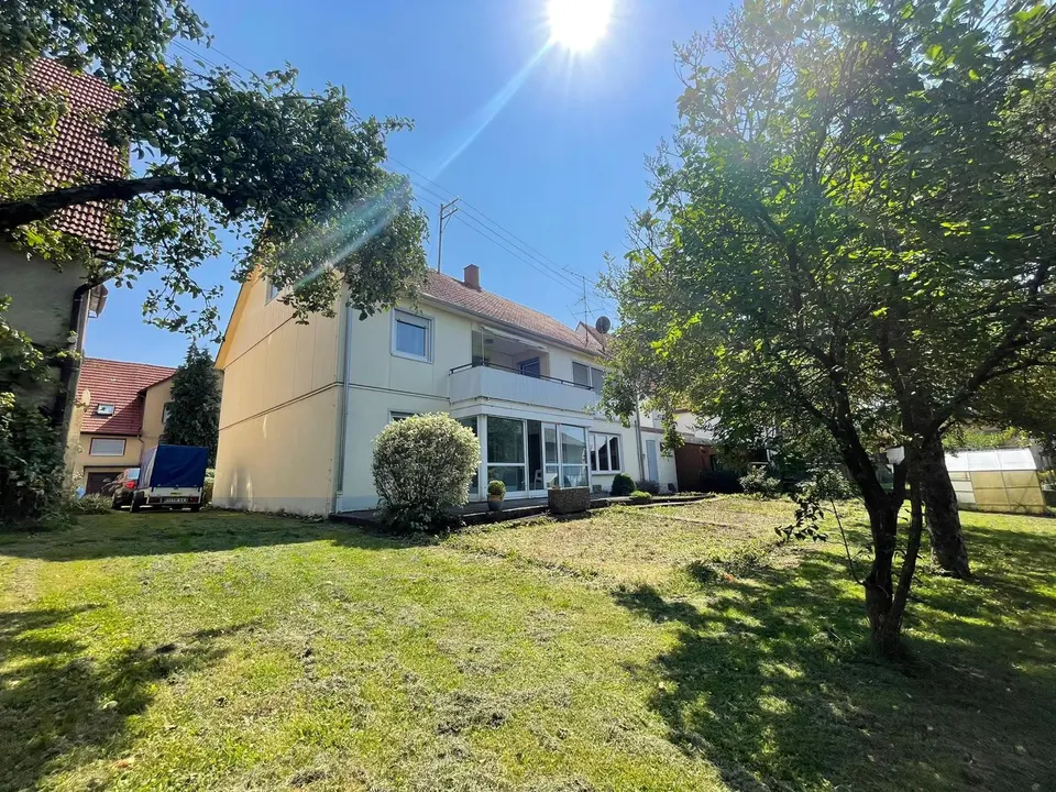 9 Zimmer Haus mit 249 m² in Metzingen – Bild 2