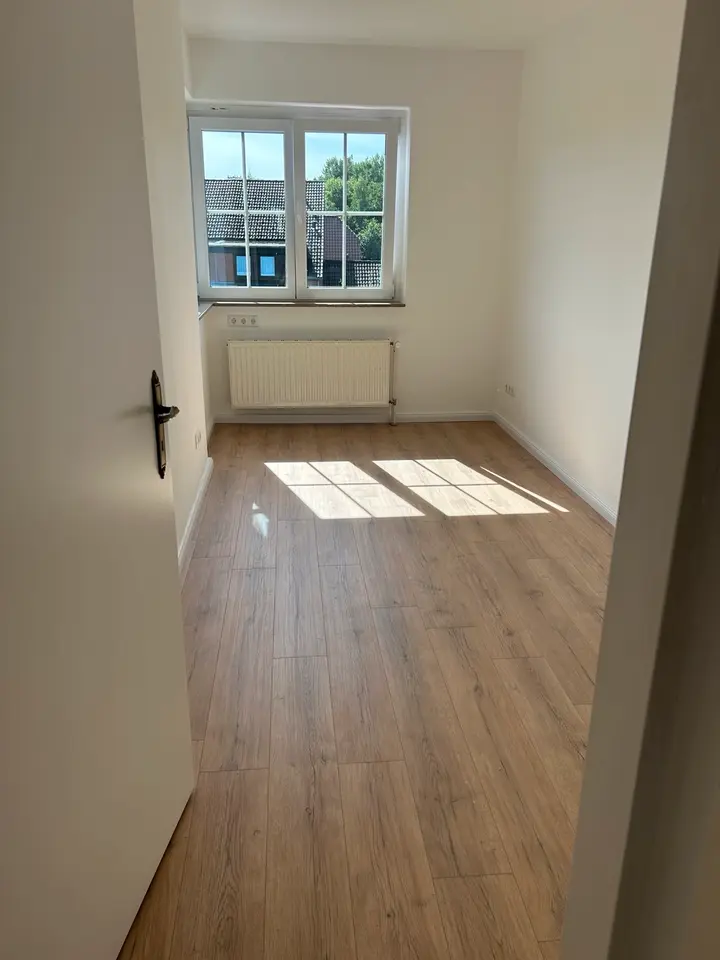 4 Zimmer Wohnung mit 90 m² in Neumünster – Bild 1