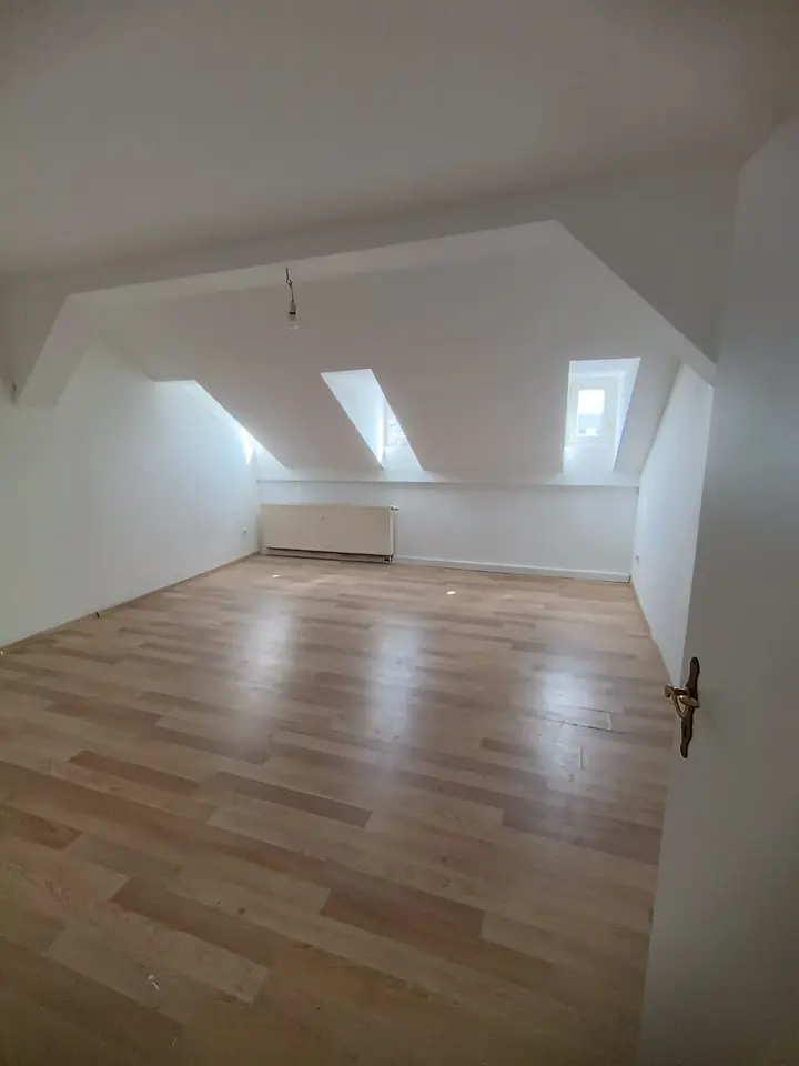 4 Zimmer Wohnung mit 104 m² in Hof – Bild 1