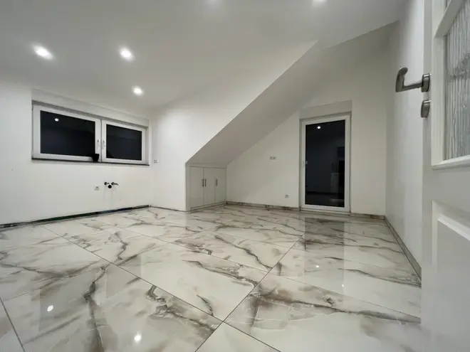 4 Zimmer Wohnung mit 135 m² in Neuss – Bild 8