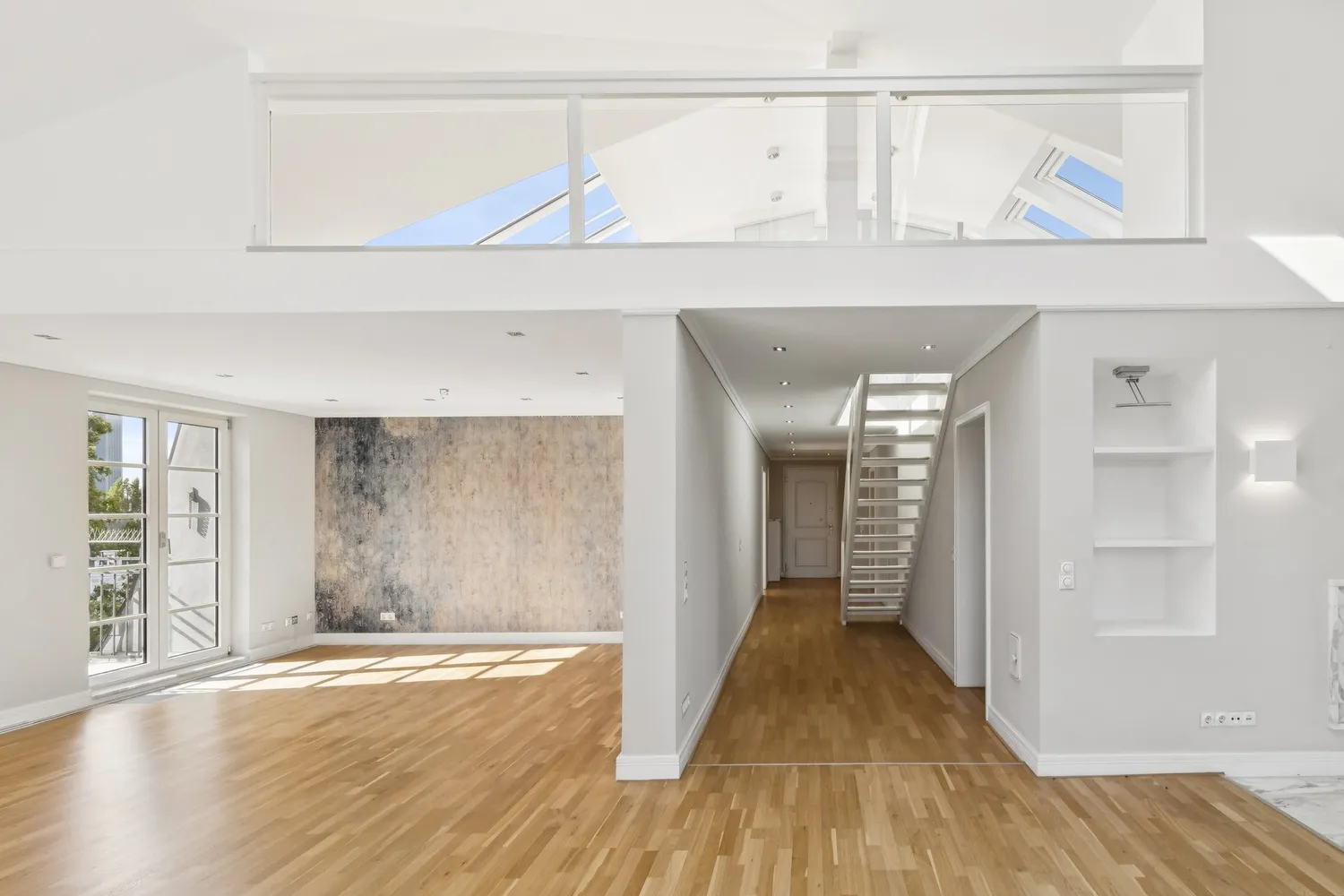 4 room apartment with 193 m² in Frankfurt am Main – Photo 1