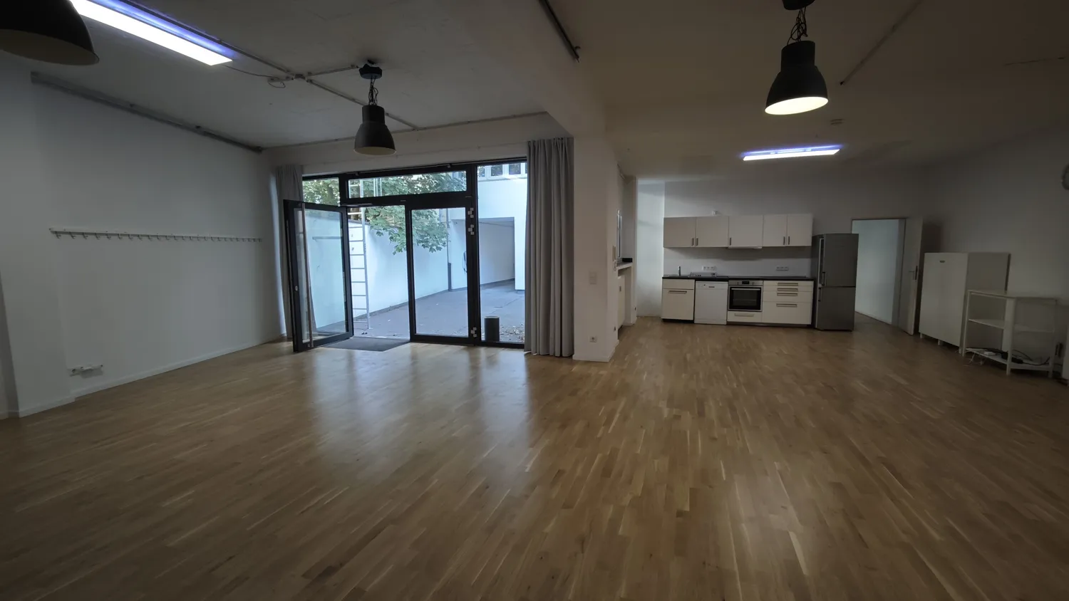 2 Zimmer Wohnung mit 131 m² in Düsseldorf – Bild 5