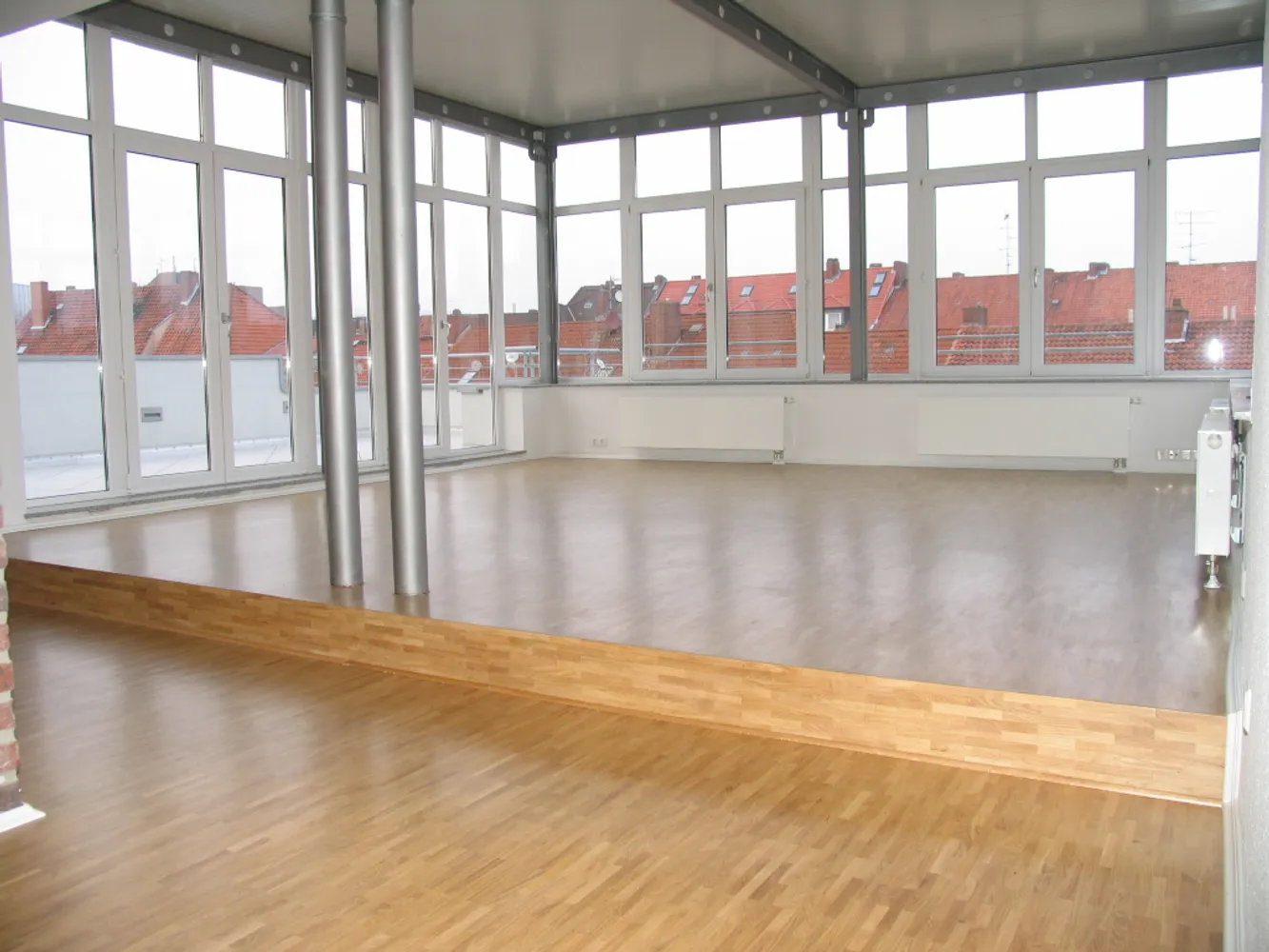 4 Zimmer Wohnung mit 159 m² in Hannover – Bild 1