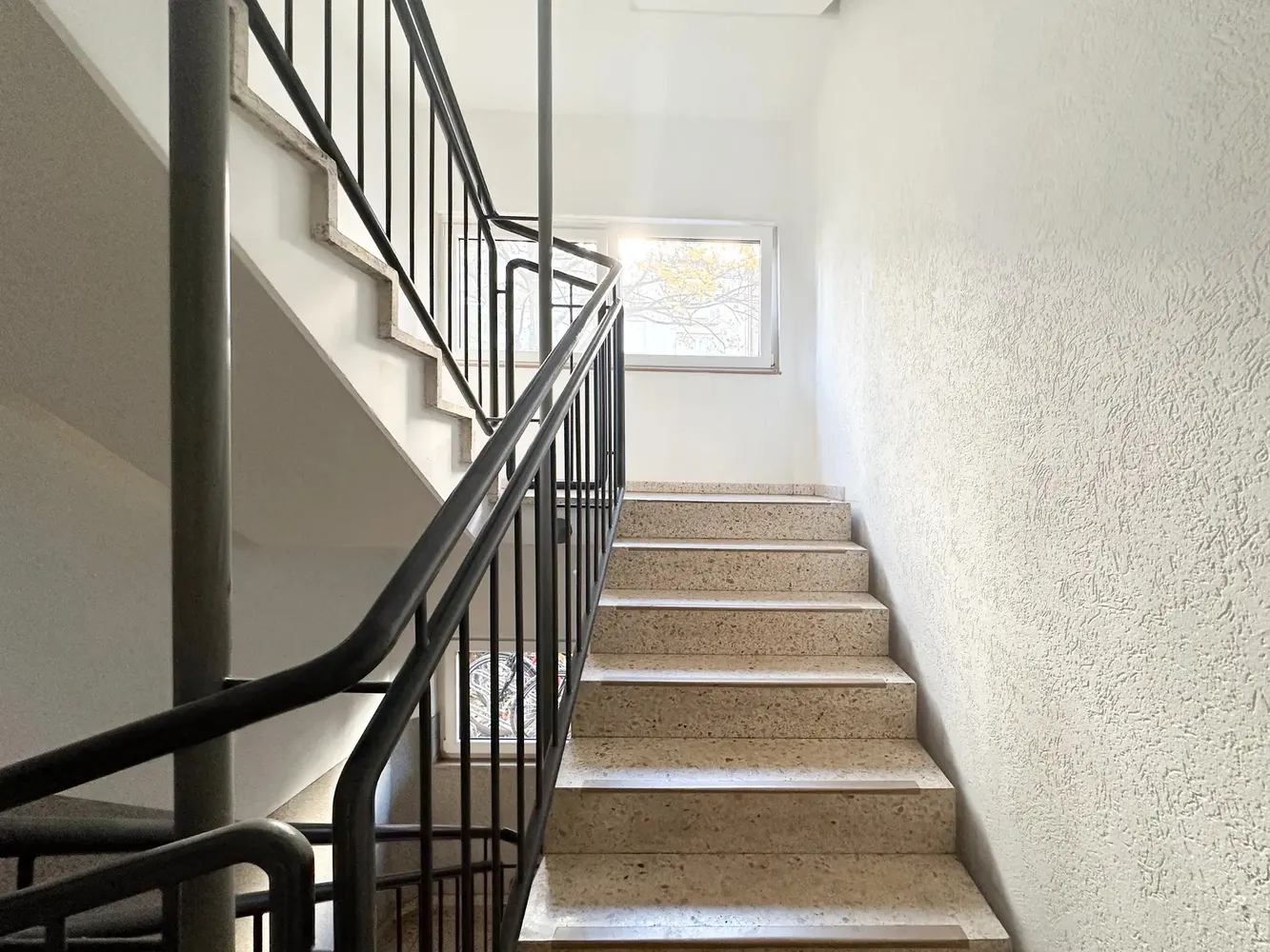 1 Zimmer Wohnung mit 25 m² in Köln – Bild 6