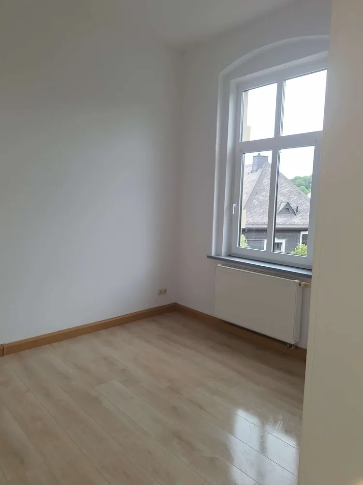 4 Zimmer Wohnung mit 90 m² in Plauen – Bild 2