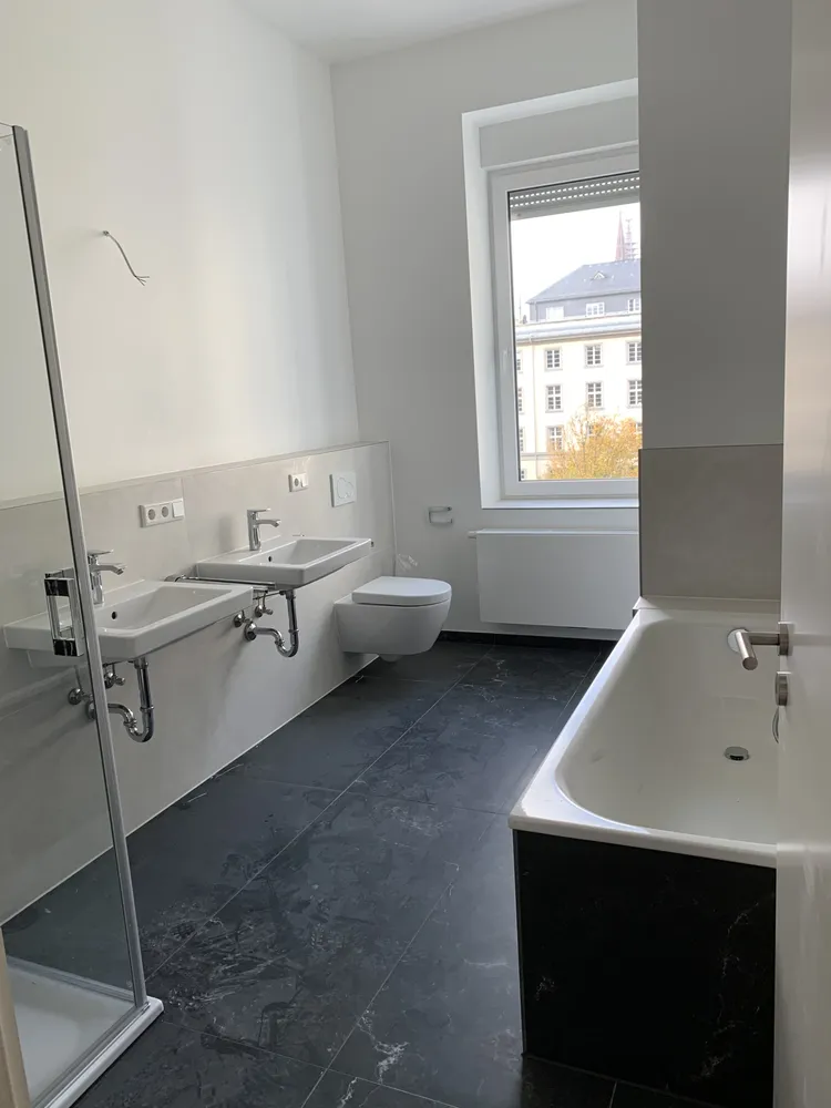 3 Zimmer Wohnung mit 135 m² in Wiesbaden – Bild 1