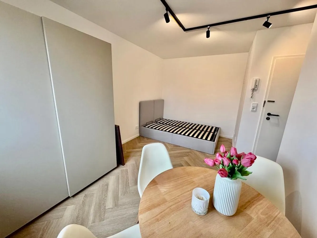 1 room apartment with 20 m² in Augsburg – Photo 4
