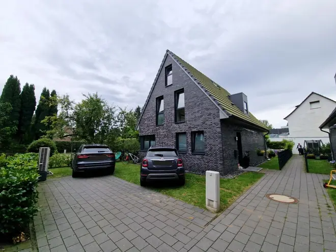 6 Zimmer Haus mit 180 m² in Hamburg – Bild 1