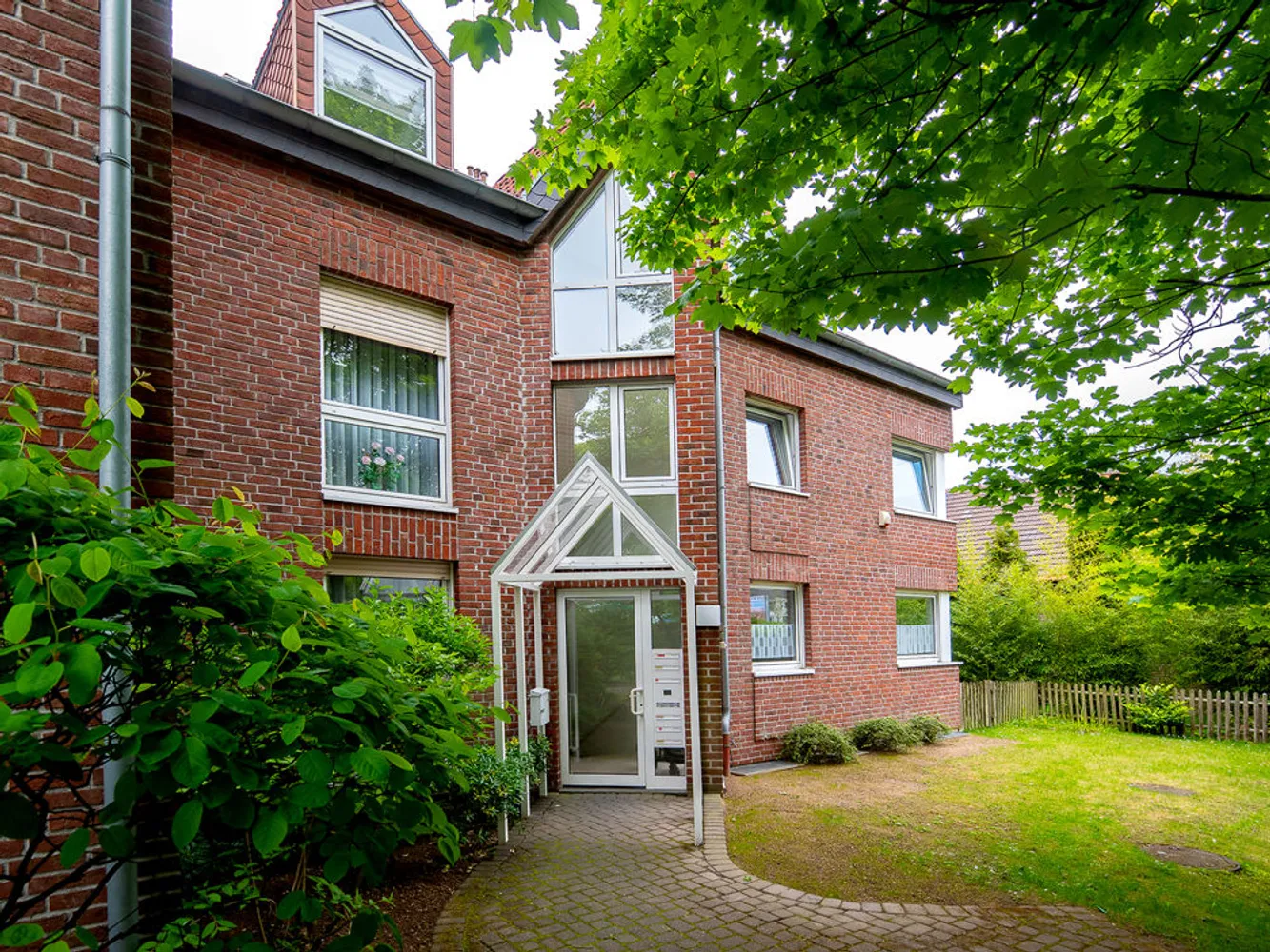 2 room apartment with 57 m² in Düsseldorf – Photo 1