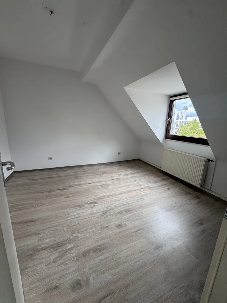 2 room apartment with 70 m² in Cologne – Photo 4