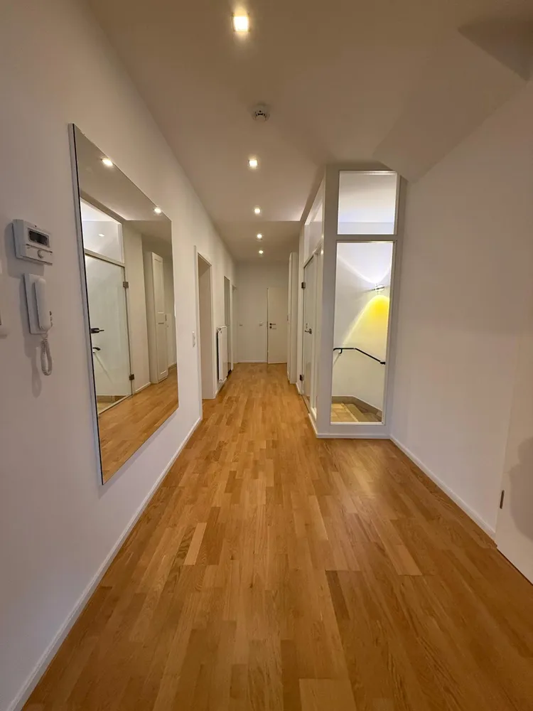5 Zimmer Wohnung mit 180 m² in Stuttgart – Bild 2