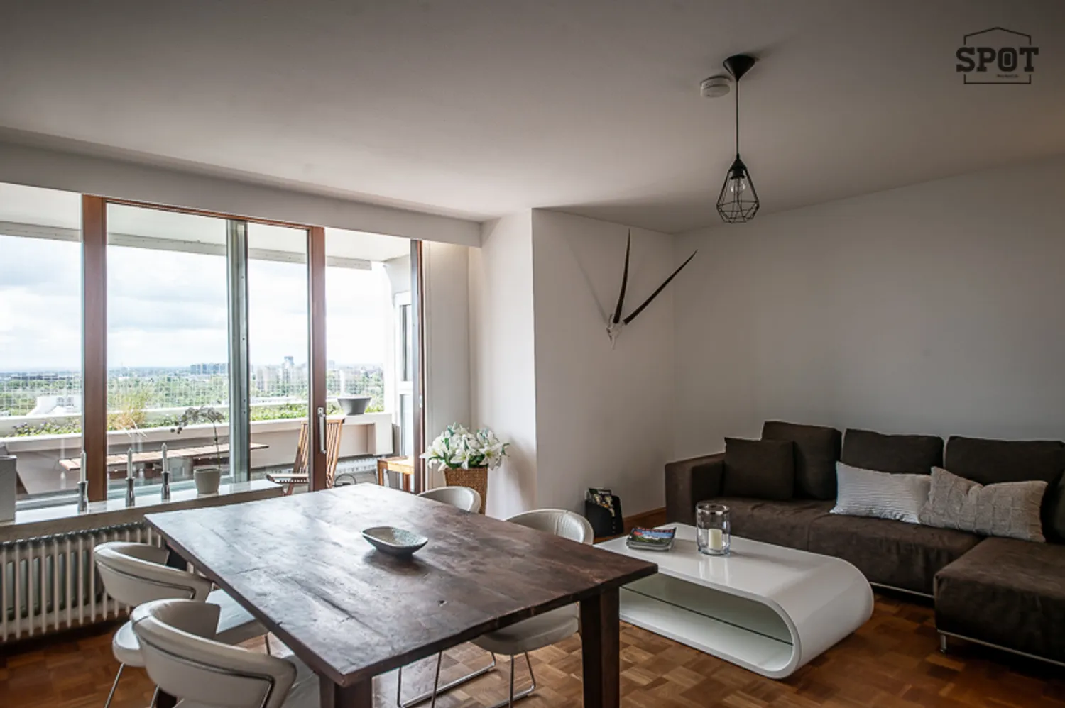 4 Zimmer Wohnung mit 127 m² in München – Bild 2
