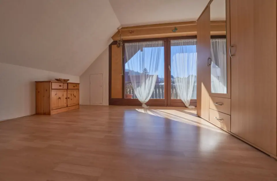 7 Zimmer Haus mit 139 m² in Metzingen – Bild 9