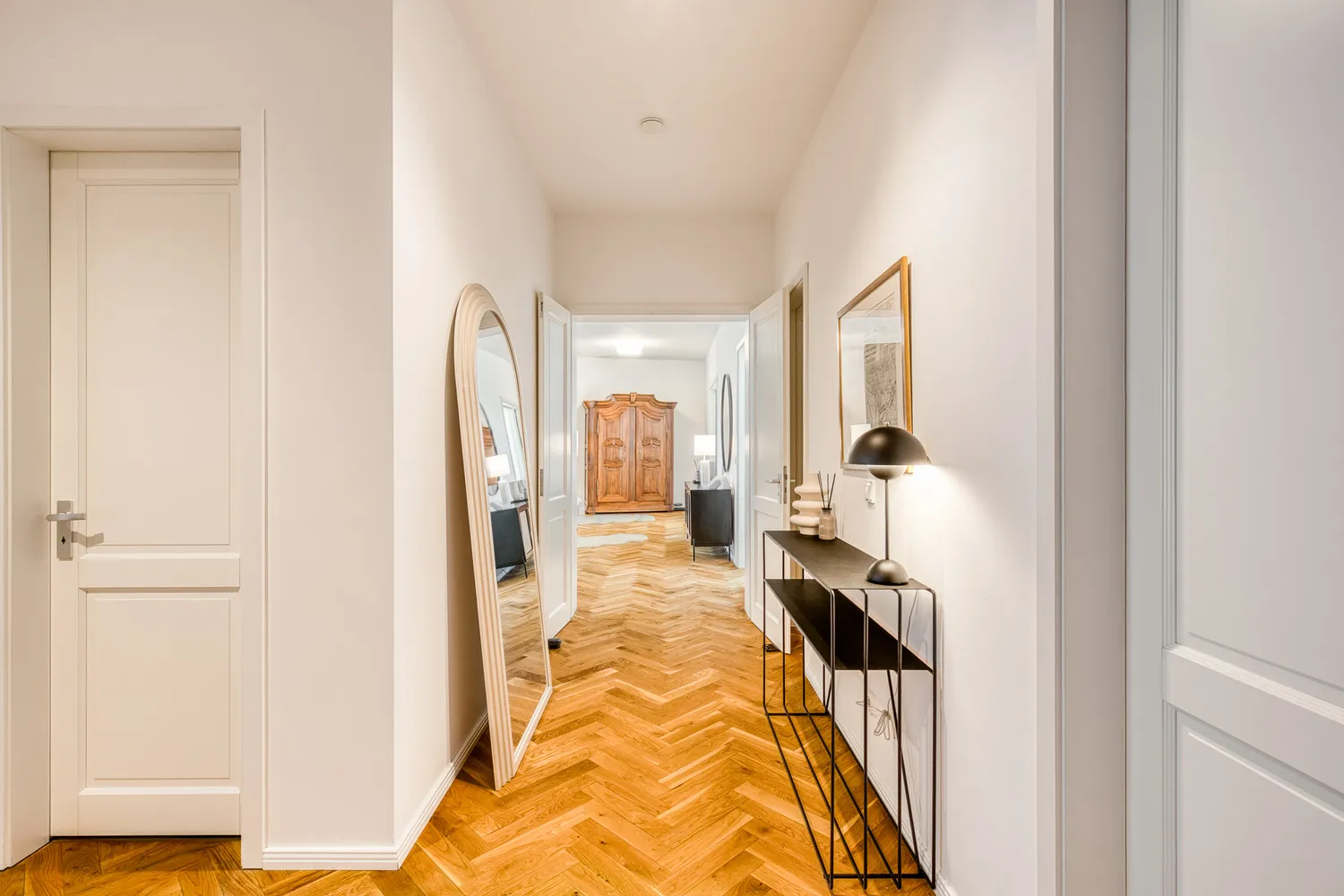 5 Zimmer Wohnung mit 157 m² in Berlin – Bild 2