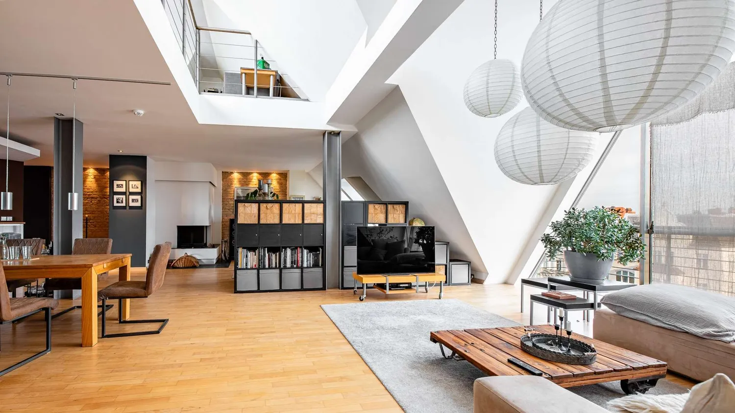 2 Zimmer Wohnung mit 185 m² in Berlin – Bild 8