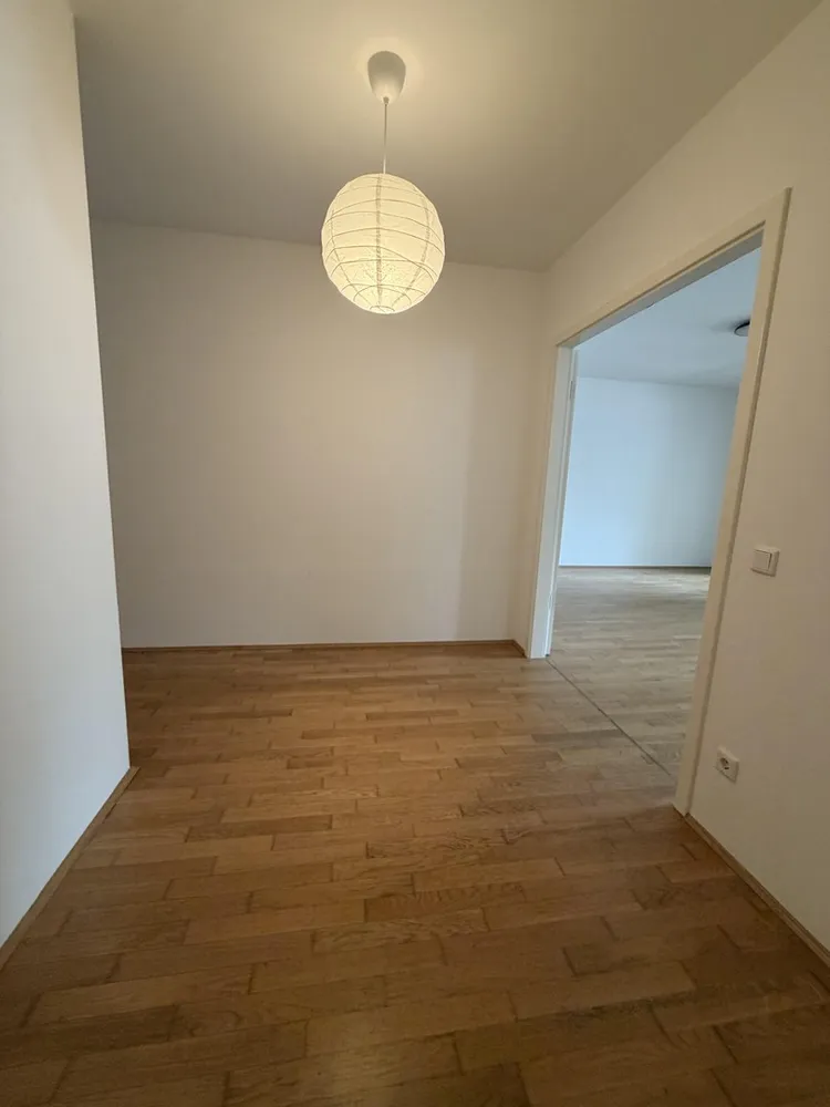 2 Zimmer Wohnung mit 82 m² in Berlin – Bild 8