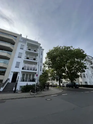 3 Zimmer Wohnung mit 95 m² in Düsseldorf – Bild 3
