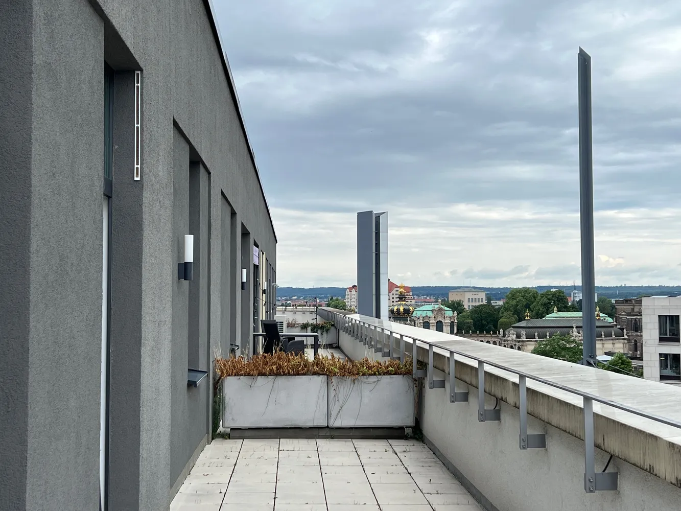 2 Zimmer Wohnung mit 102 m² in Dresden – Bild 4