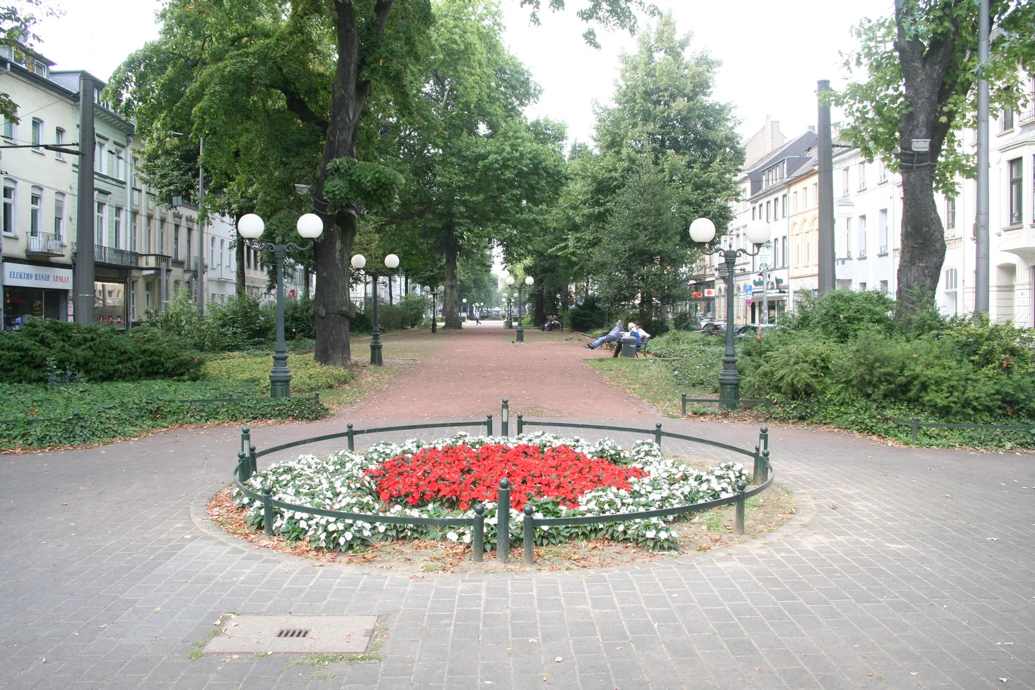 4 Zimmer Wohnung mit 125 m² in Krefeld – Bild 2