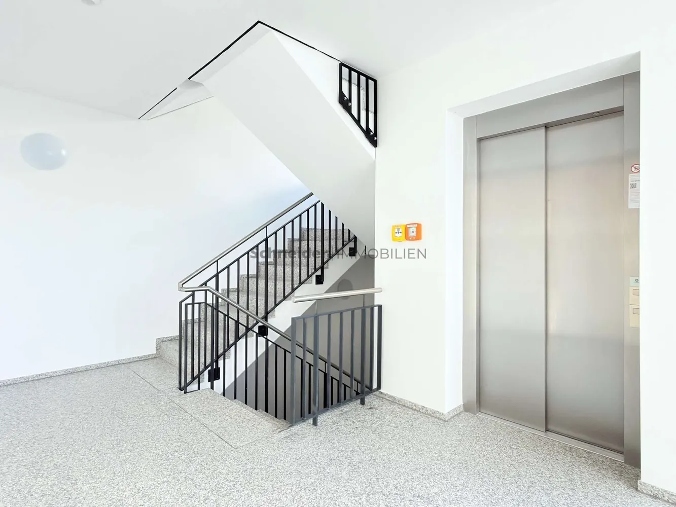 4 Zimmer Wohnung mit 105 m² in Berlin – Bild 2